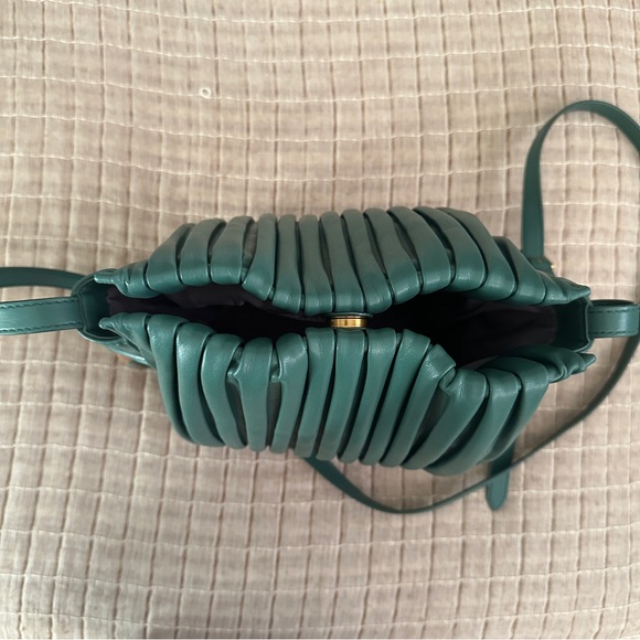 Fossil Vegan Leather crossbody bag - Picture 2 of 10